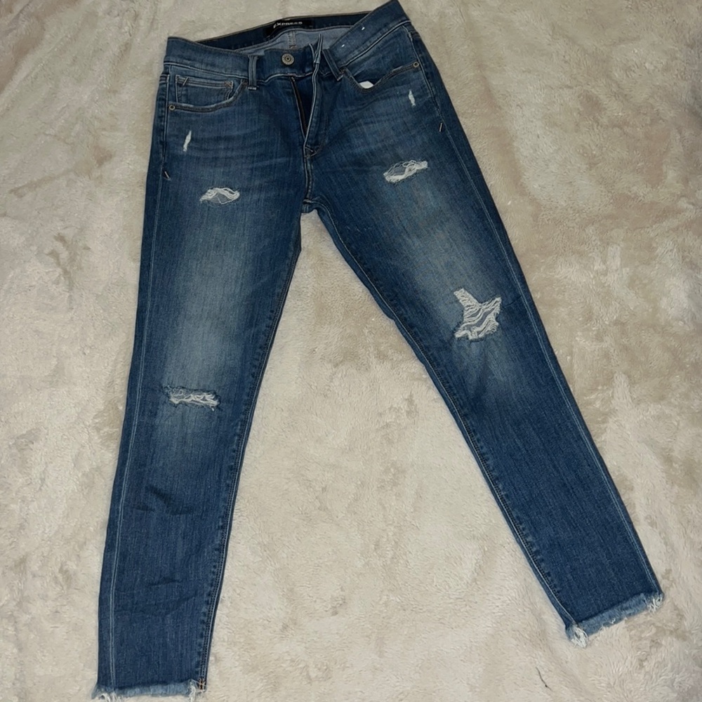 Distressed skinny Express jeans
